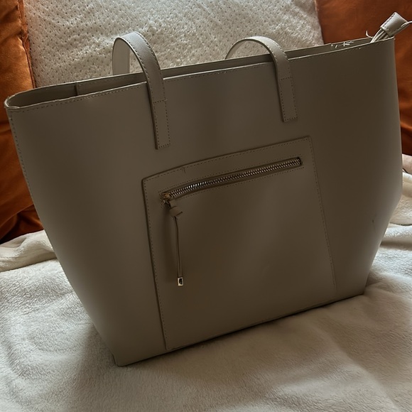 Beige / Tan Bucket Hand Bag or Tote - Picture 16 of 16